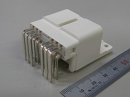 コネクタ組立画像2